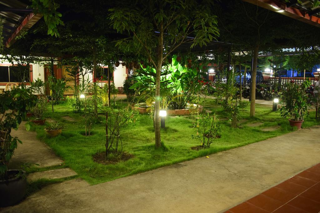 Zana Beach Guesthouse Sihanoukville Esterno foto
