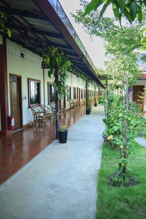 Zana Beach Guesthouse Sihanoukville Esterno foto