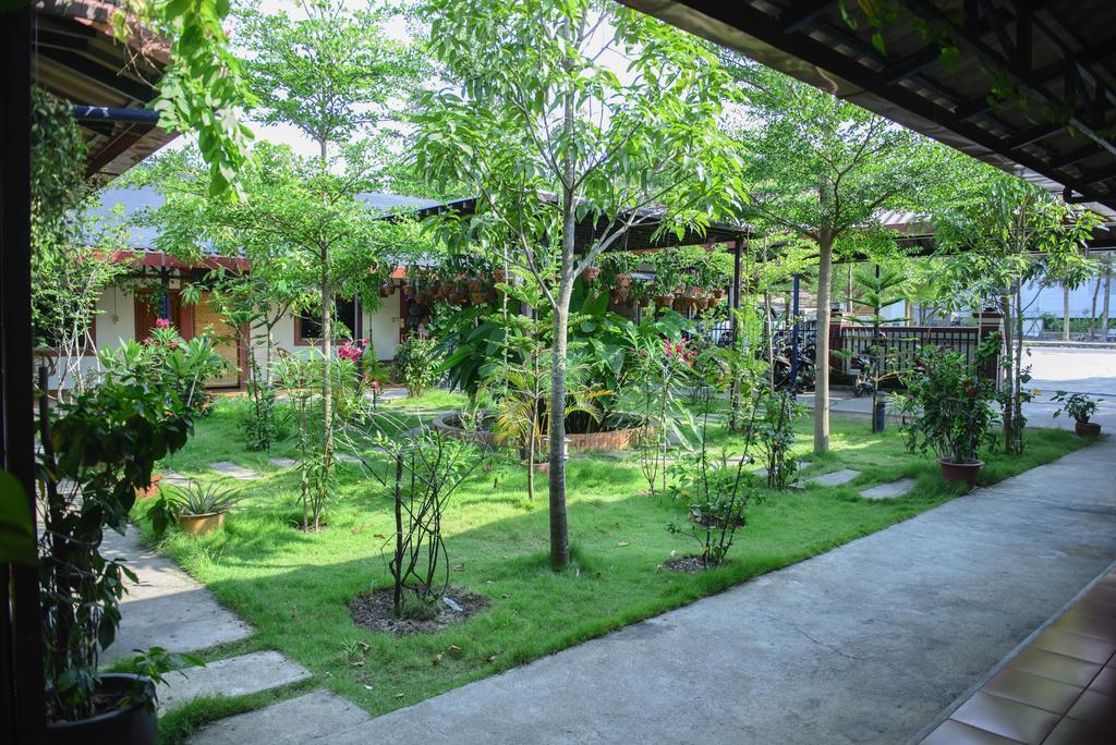 Zana Beach Guesthouse Sihanoukville Esterno foto