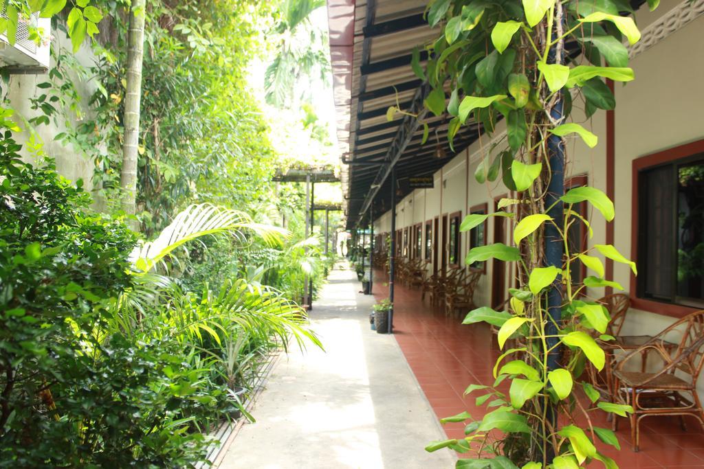 Zana Beach Guesthouse Sihanoukville Esterno foto