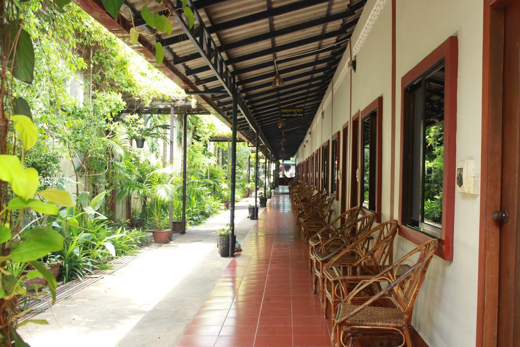 Zana Beach Guesthouse Sihanoukville Esterno foto