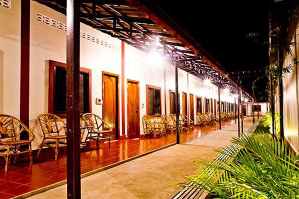 Zana Beach Guesthouse Sihanoukville Esterno foto